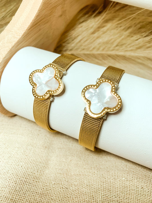 Clover belt Bangle